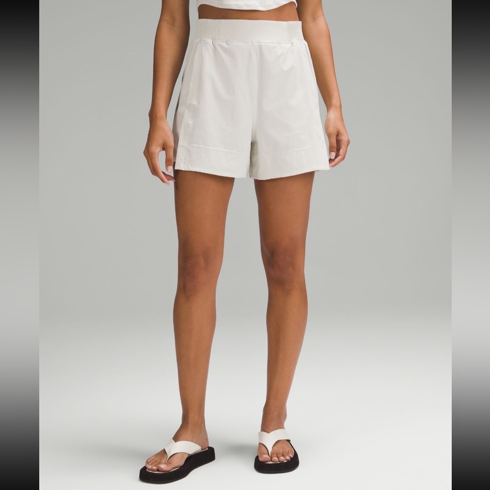 Lululemon | Stretch Woven Relaxed Fit High Rise Short 4”
